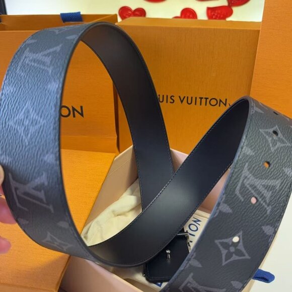 Louis Vuitton Monogram Black Leather Belt with LV Buckle 100% AUTHENTIC! - Picture 4 of 8